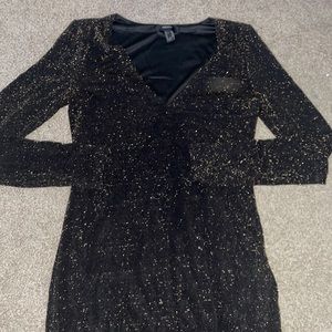 Black dress with golden lining Forever 21